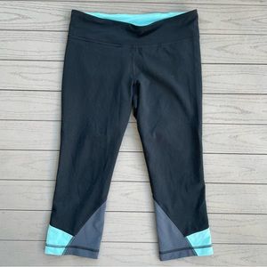 Under Armour Cropped Leggings Black Teal Athletic S